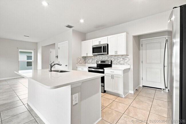 Building Photo - 484 Cherimoya St