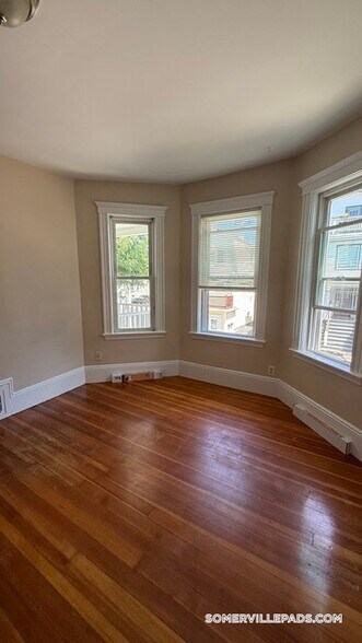 Building Photo - 86 Conwell Ave