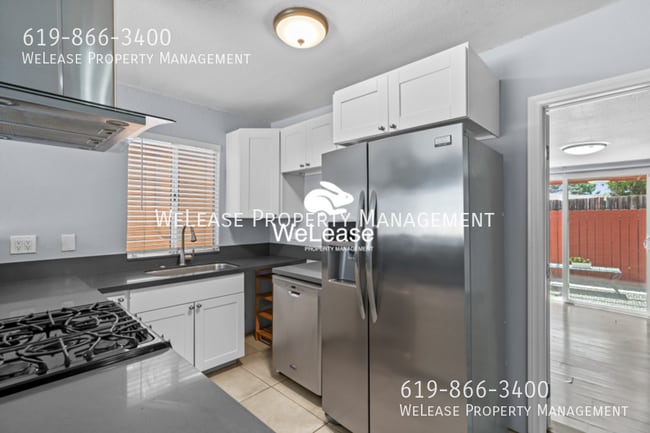 Building Photo - 4833 Lantana Dr