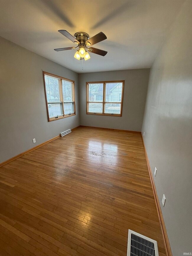 Building Photo - 1333 Hart St