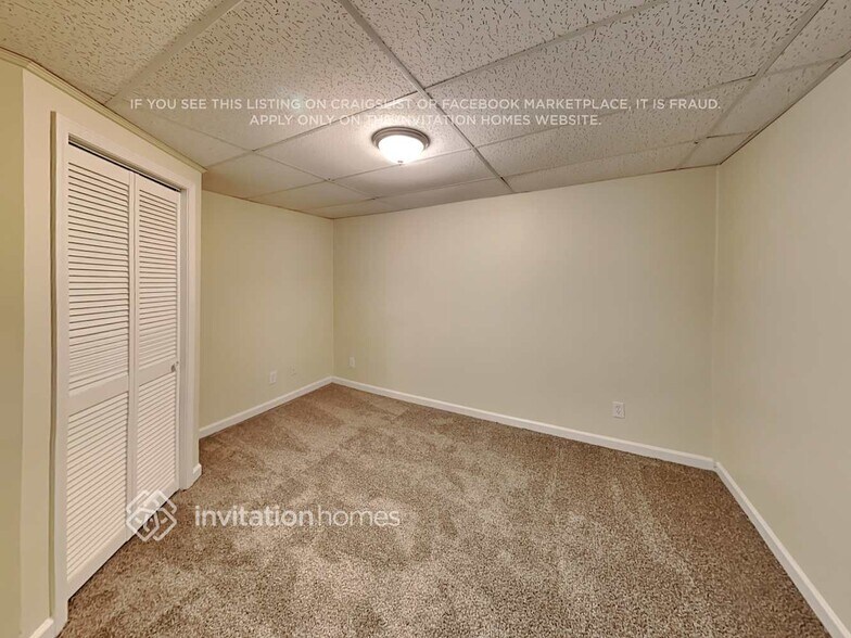 Building Photo - 4656 E Glen Ridge Cir