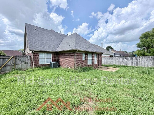 Building Photo - 434 N Ericson Rd