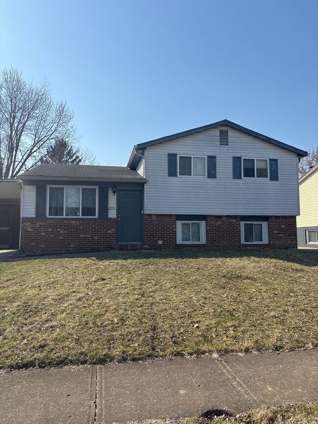 Building Photo - Spacious Split-Level Comfort & Modern Style in Columbus!