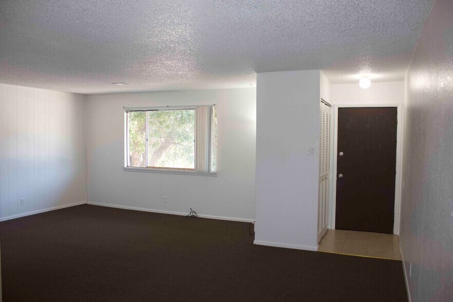 living room - 21 Douglas Ln
