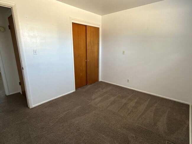 Building Photo - SINGLE FAMILY HOUSING -  2 bed/1 bath in Orem