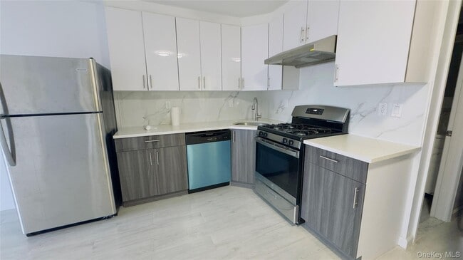 Building Photo - 31-22 60th St