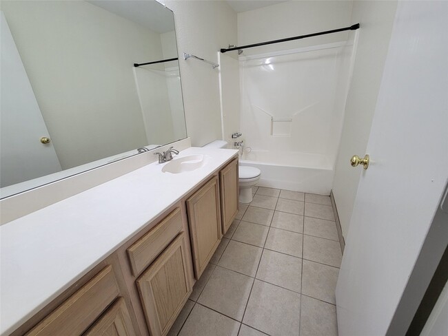 Building Photo - 108 Roosevelt Ct