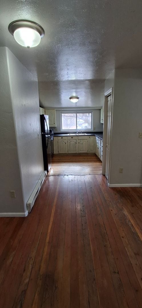 Building Photo - Newly Remodeled (Reduced!)