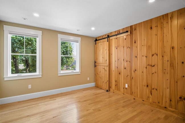 Building Photo - 8 Water St