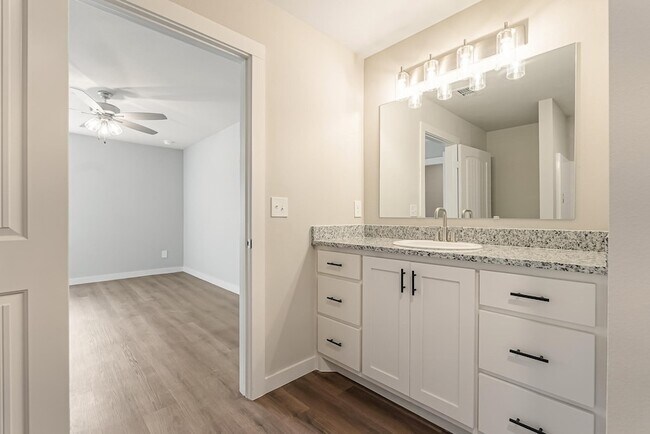 Building Photo - 2633 Baron Ave