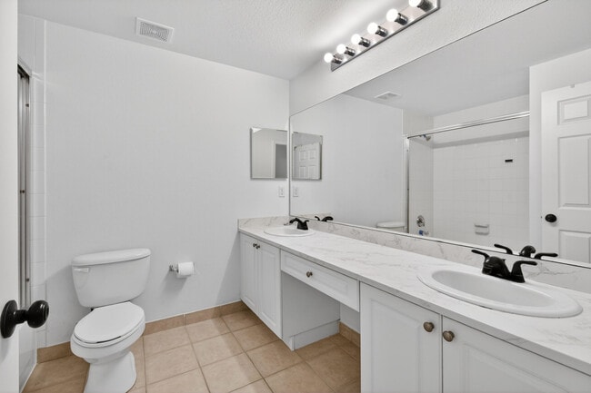 Building Photo - 2804 Sarento Pl