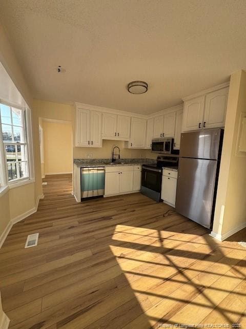 Building Photo - 480 Santa Fe Dr