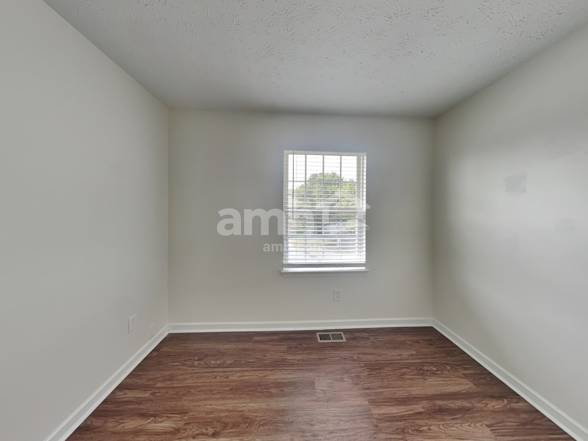 Building Photo - 466 Indian Lake Dr