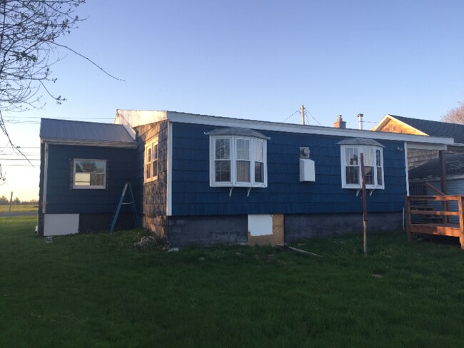 Building Photo - 230 State St