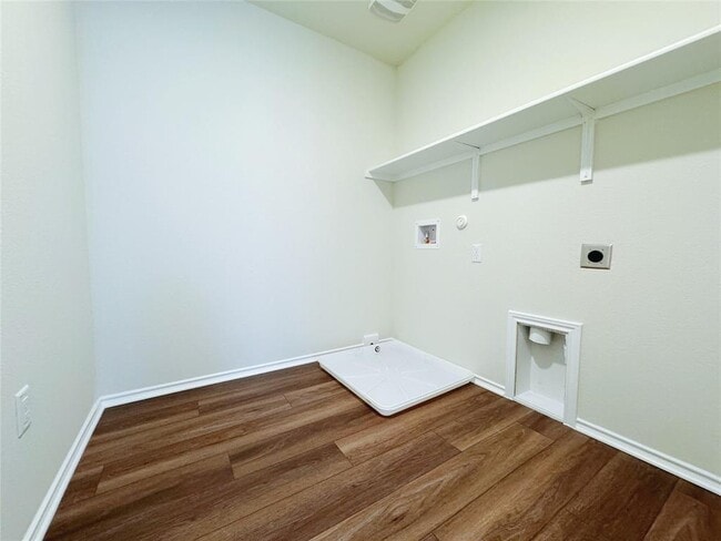 Building Photo - 596 Papaya Dr