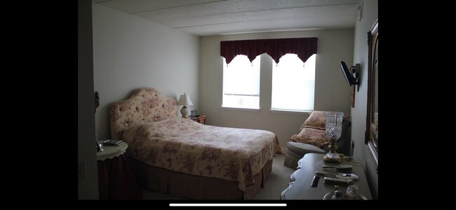 Building Photo - 34 Sumner Ave