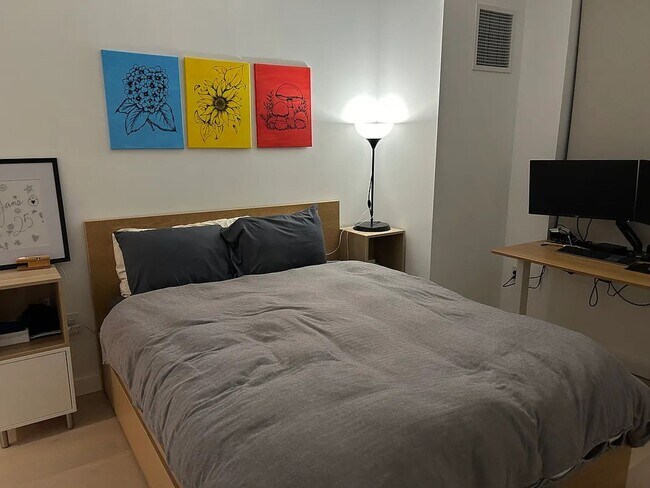 Building Photo - Skyline Tower - 2707