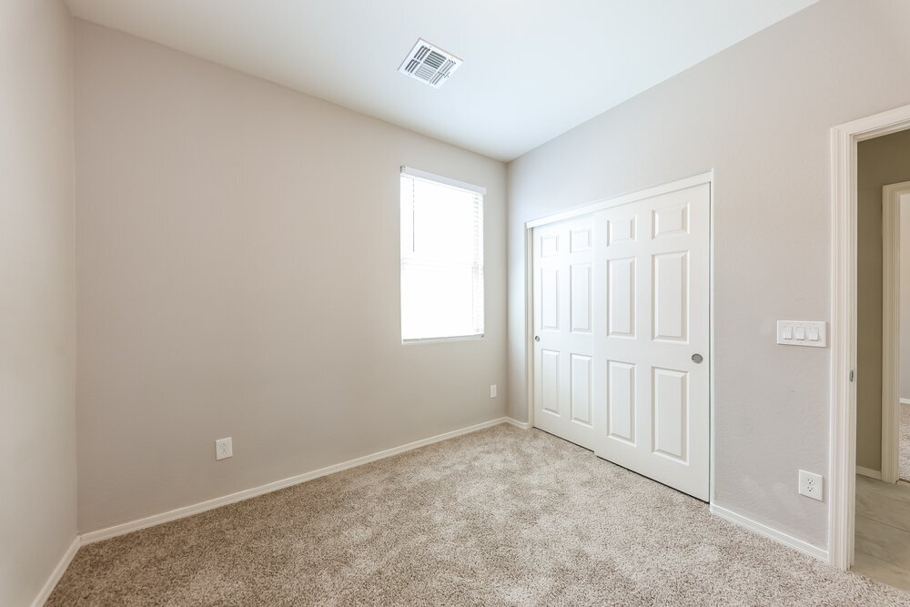 Building Photo - 15817 W Lisbon Ln