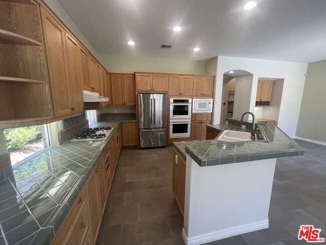 Building Photo - 4566 Via Del Rancho