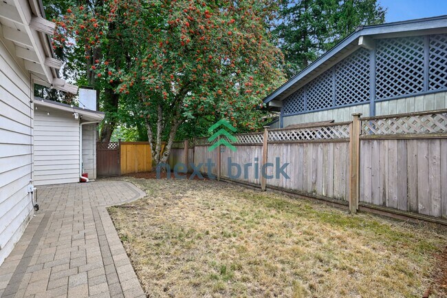 Building Photo - "Charming 3-Bedroom Bellevue Retreat: Cozy Comfort & Ideal Location!"