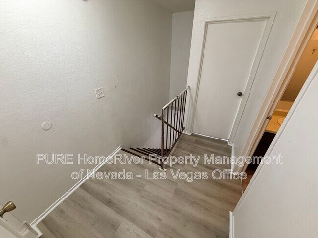 Building Photo - 3503 Rio Robles Dr
