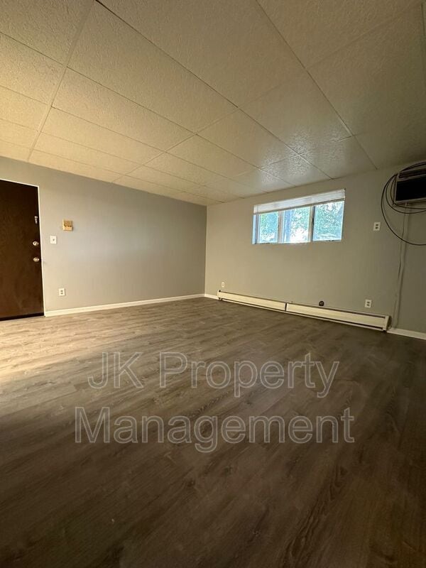 Building Photo - 1122 1st Ave SW