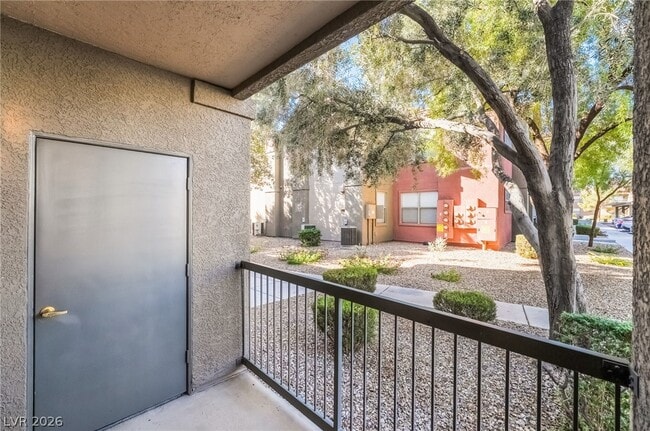 Building Photo - 8000 W Badura Ave