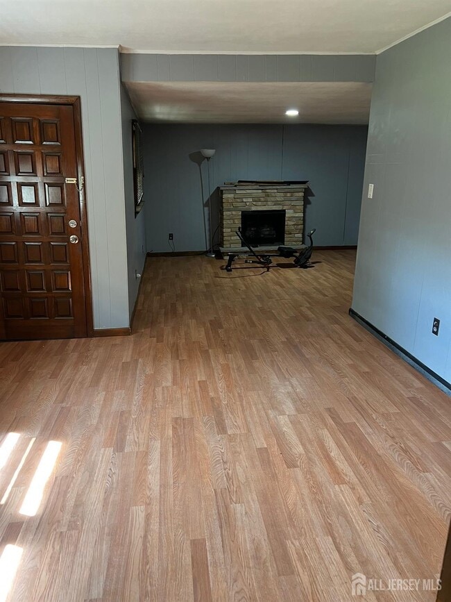 Building Photo - 8 Rosewood Rd