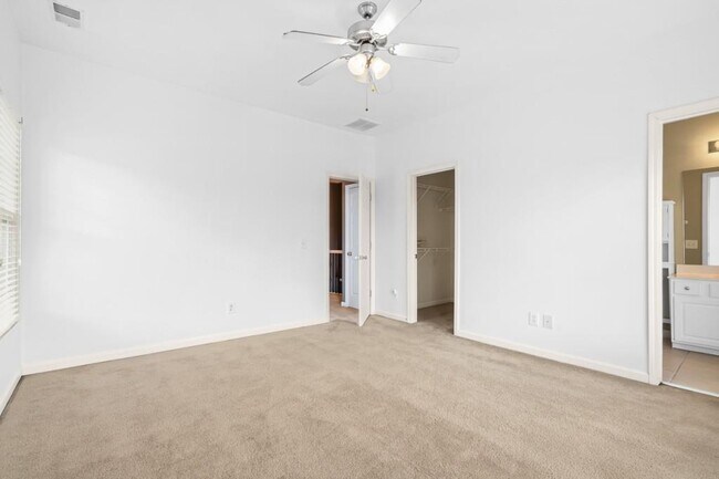 Building Photo - 2301 Marion Walk Dr SE