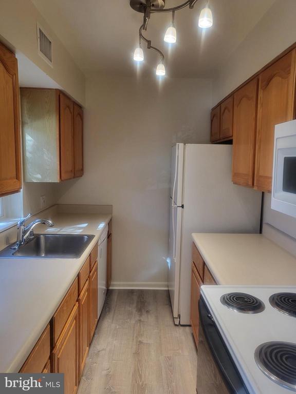 Building Photo - 3279 S Stafford St