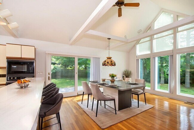 Building Photo - 45 Old Pasture Rd