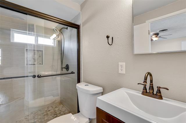 Building Photo - 608 Vernet St