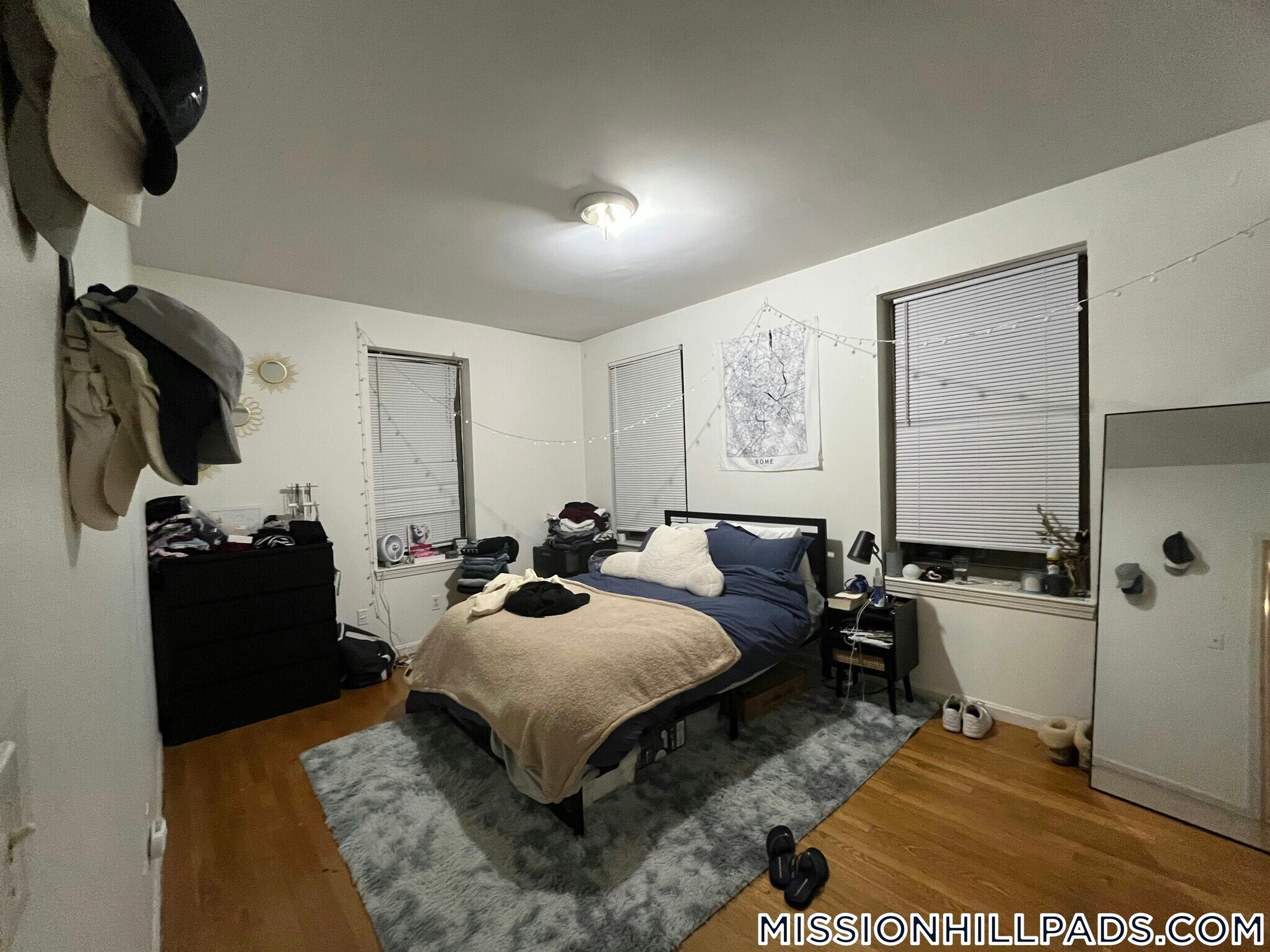 Building Photo - 715 Parker St