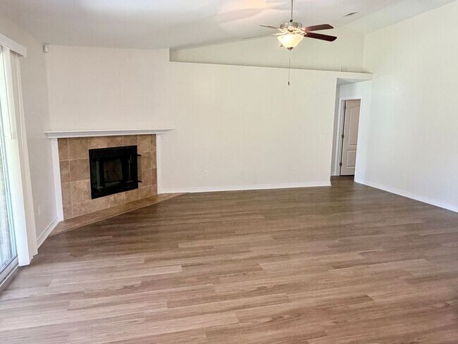 Building Photo - 5836 Chi Chi Cir