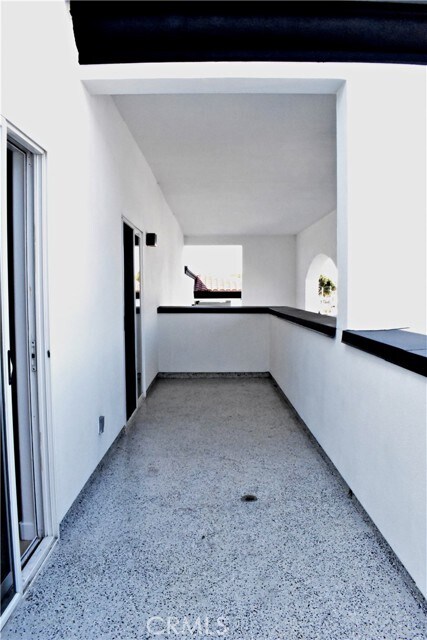 Building Photo - 310 E Grand Ave