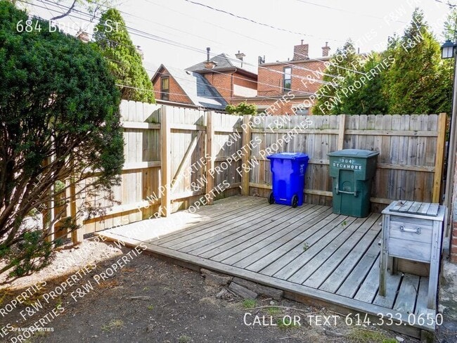 Building Photo - 684 Briggs St