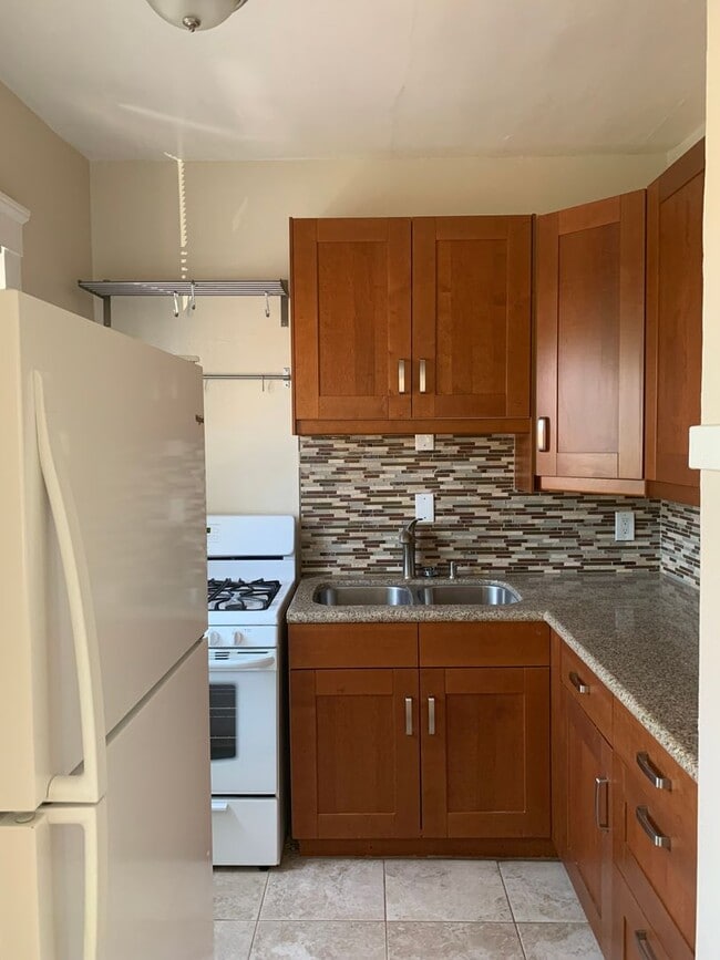 Building Photo - Vintage Studios with Historical Charm