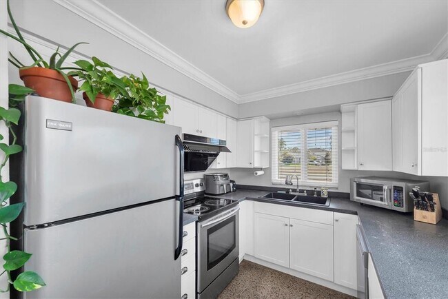 Building Photo - 3623 W Gray St