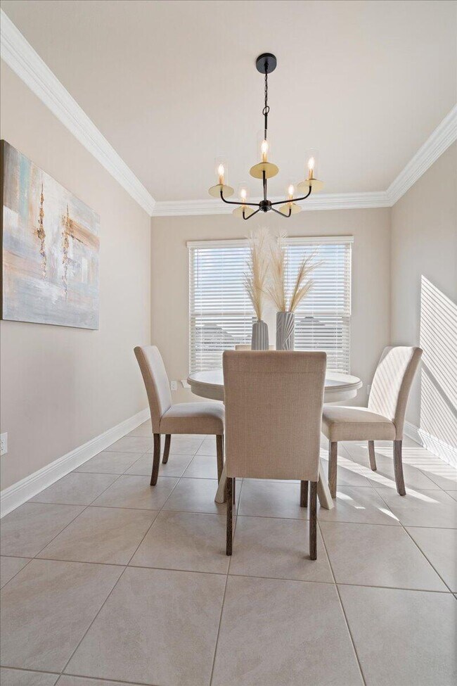 Building Photo - 18 Hydrangea Blvd