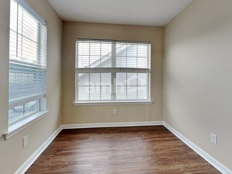 Building Photo - 2236 Blakers Blvd