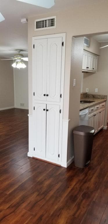 Building Photo - 2012 Court Pl