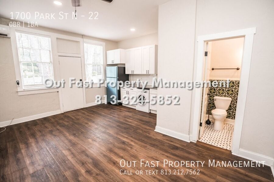 Building Photo - 1700 Park St N