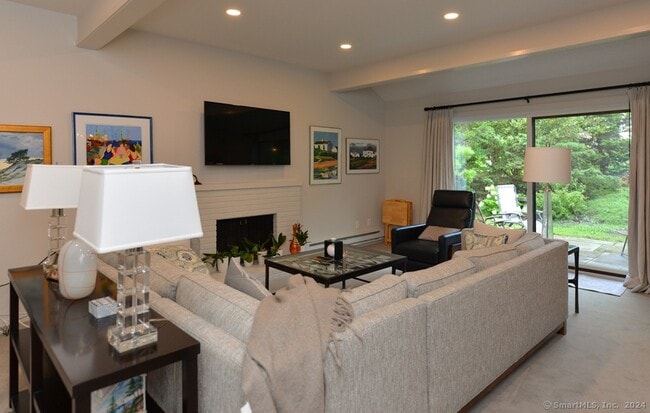 Building Photo - 595 Heritage Village