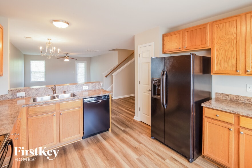 Building Photo - 8281 Little Sydneys Way