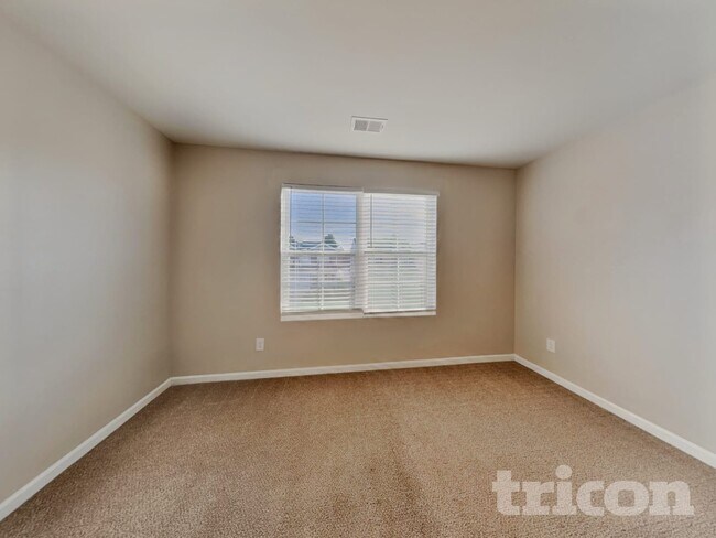 Building Photo - 3941 Cowen St