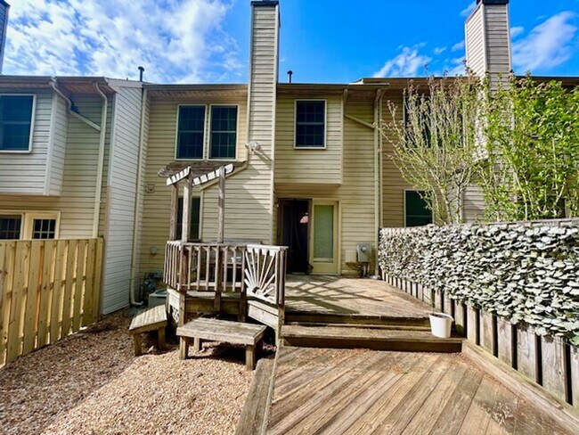 Building Photo - 7503 Westmore Dr