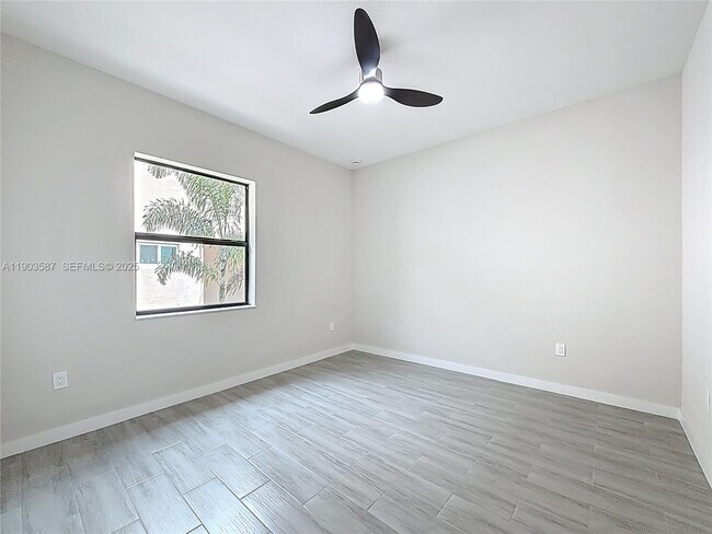 Building Photo - 406 NW 41st St