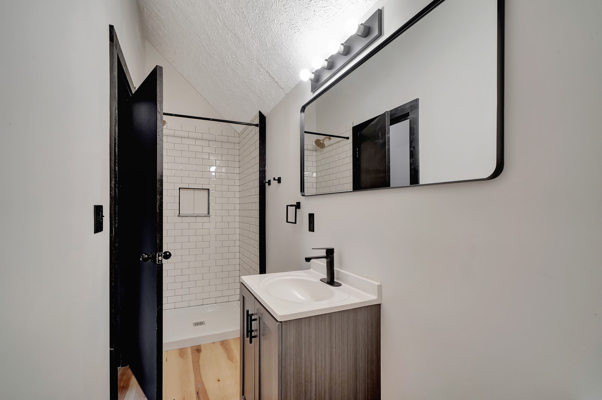 Building Photo - 2225 D St