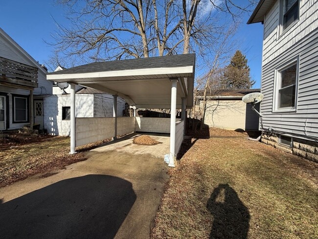 Building Photo - Spacious Historical Three-Bedroom Home with Classic Character- NEW FLOORING