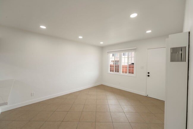 Building Photo - Brand New 2 Bed / 1 Bath Cottage w/ Private Garage & Yard! |Offering Two Weeks of Free Rent!|